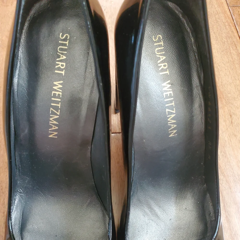 Stuart Weitzman Black Peep-Toe Pumps Patent Leather Sz 8.5